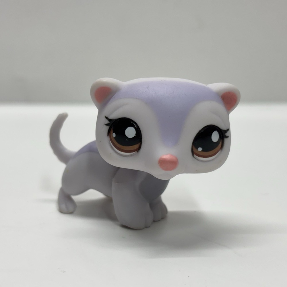 Authentic Littlest Pet Shop Exclusive Hat Box Two Tone Pale Purple Ferret #1666